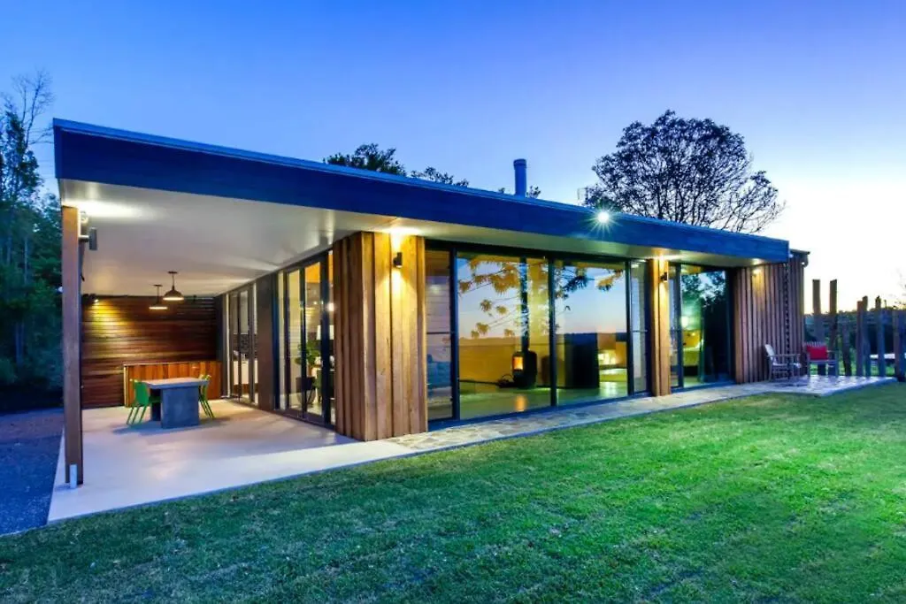 Upper House Villa Maleny Australia